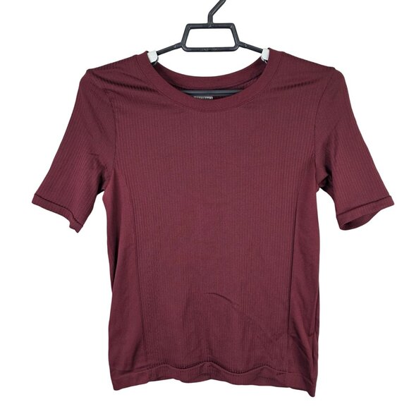 Womens Athleta Burgundy Ribbed Active Top Short Sleeve Polyester Blend Size M - Picture 1 of 6